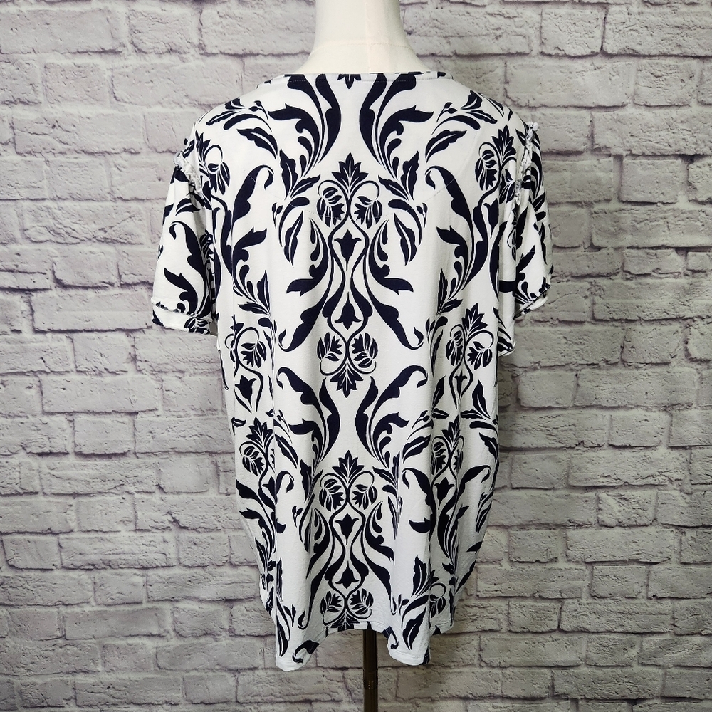 CHICOS Swirl Ruffle Sleeve Tee Sz 3 US XL Black & White - Picture 2 of 9